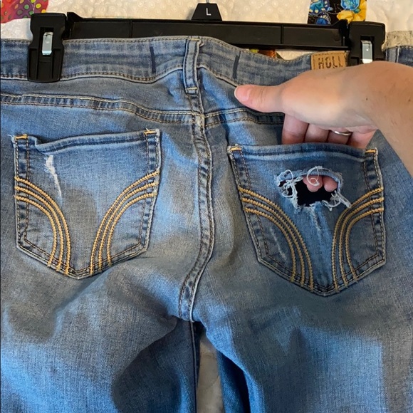 Hollister distressed jeans - Picture 3 of 5